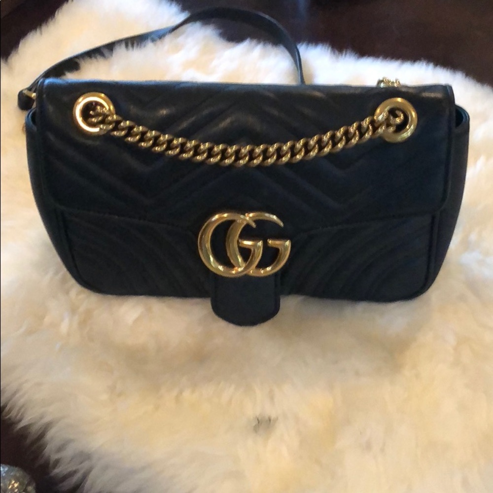 GG Marmont small matelassé shoulder bag
Black